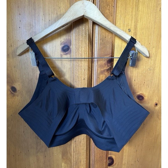 Seamless Black Bra - Picture 3 of 8